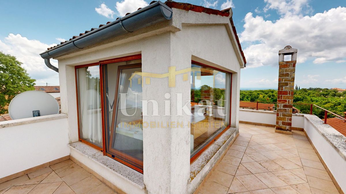 Casa in pietra ristrutturata con piscina